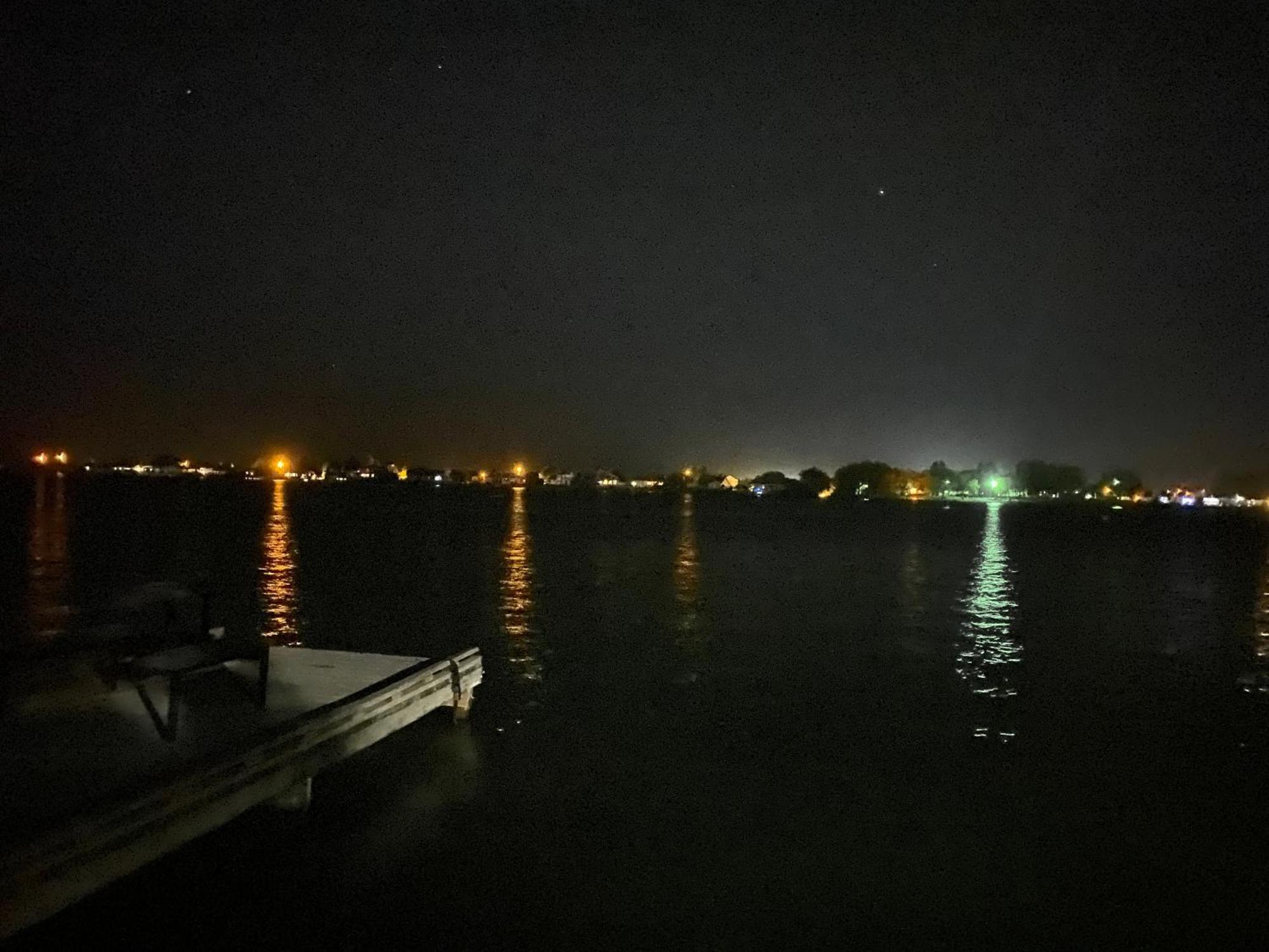 Lakeshore Inn Water Front 모세스레이크 외부 사진