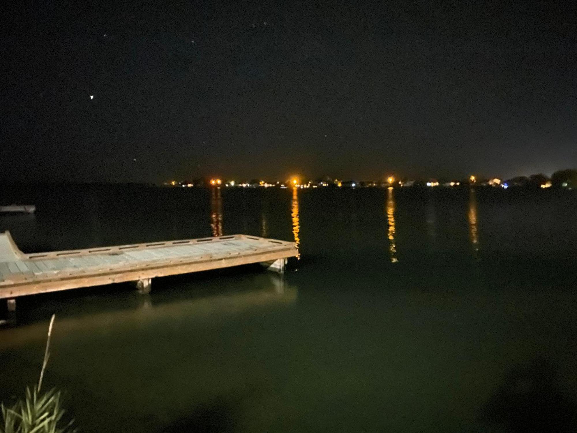 Lakeshore Inn Water Front 모세스레이크 외부 사진