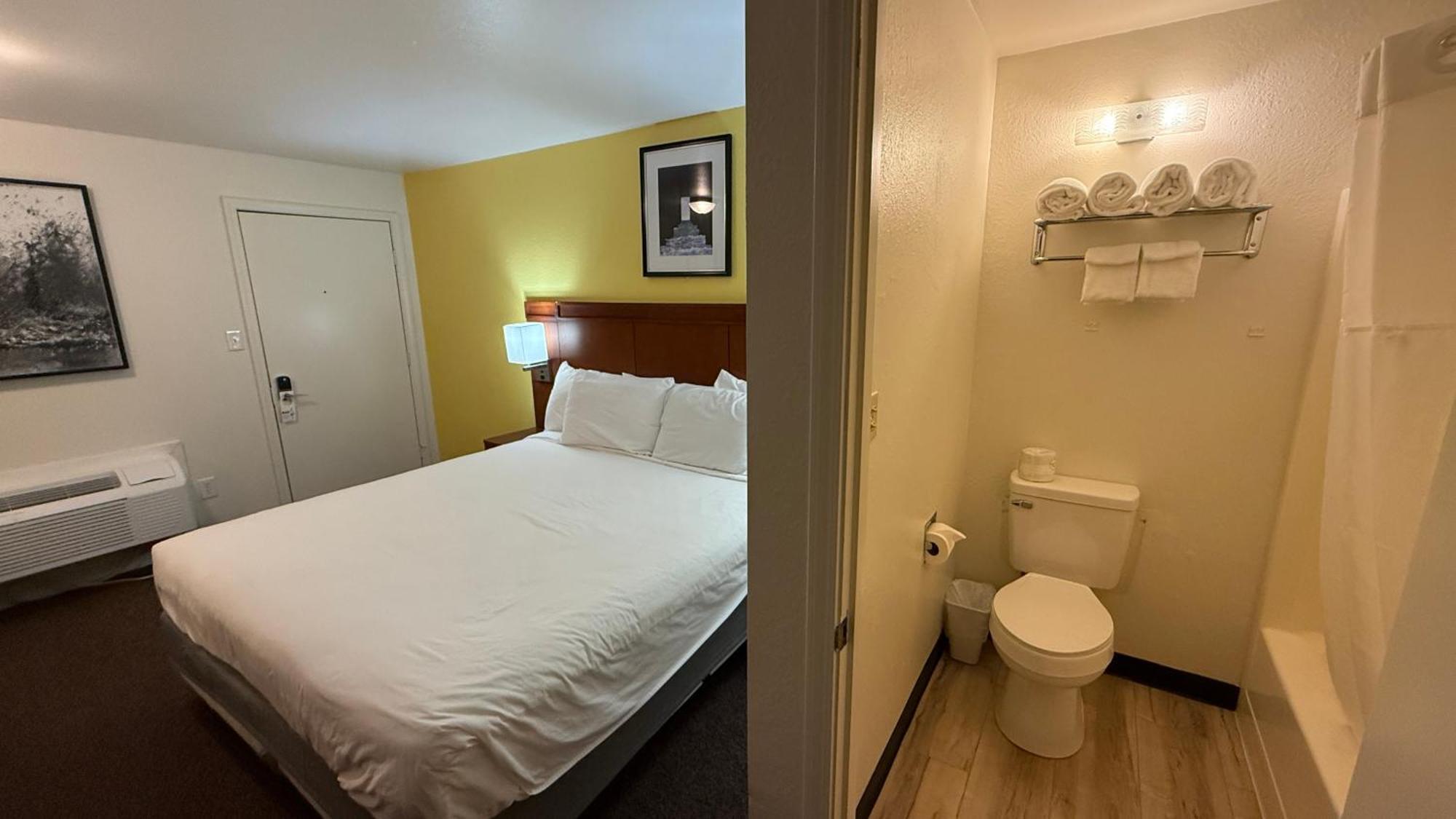 Lakeshore Inn Water Front 모세스레이크 외부 사진