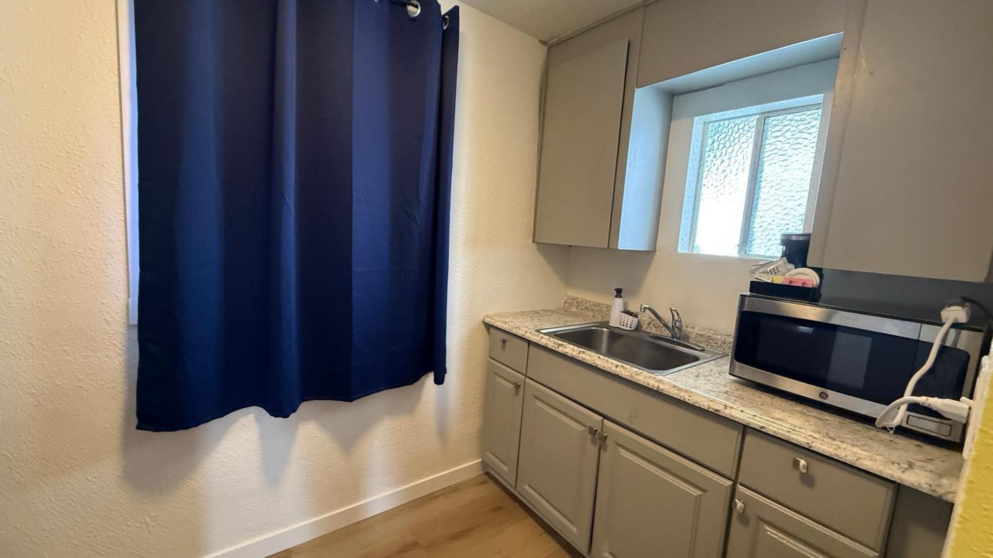 Lakeshore Inn Water Front 모세스레이크 외부 사진
