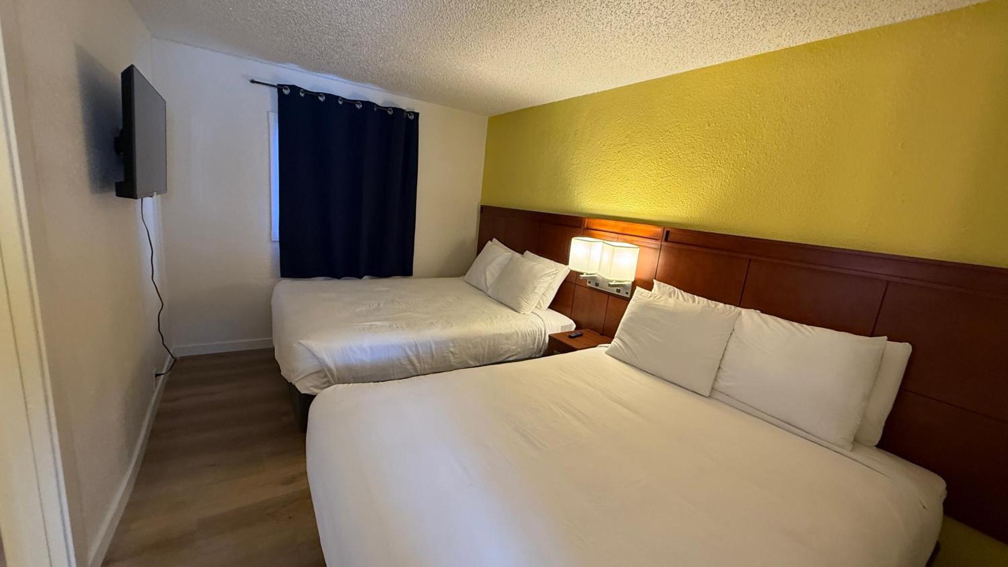 Lakeshore Inn Water Front 모세스레이크 외부 사진