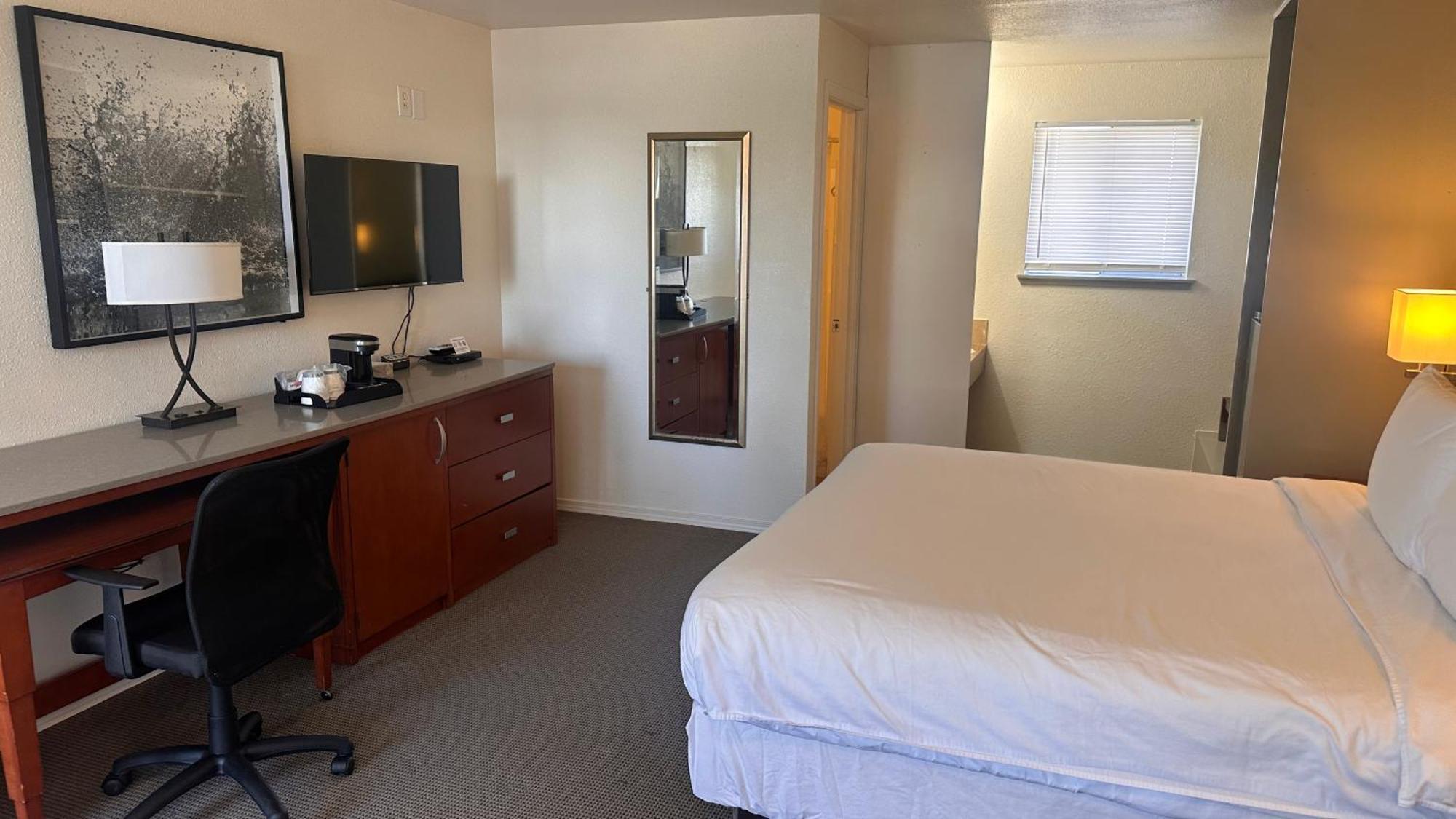 Lakeshore Inn Water Front 모세스레이크 외부 사진
