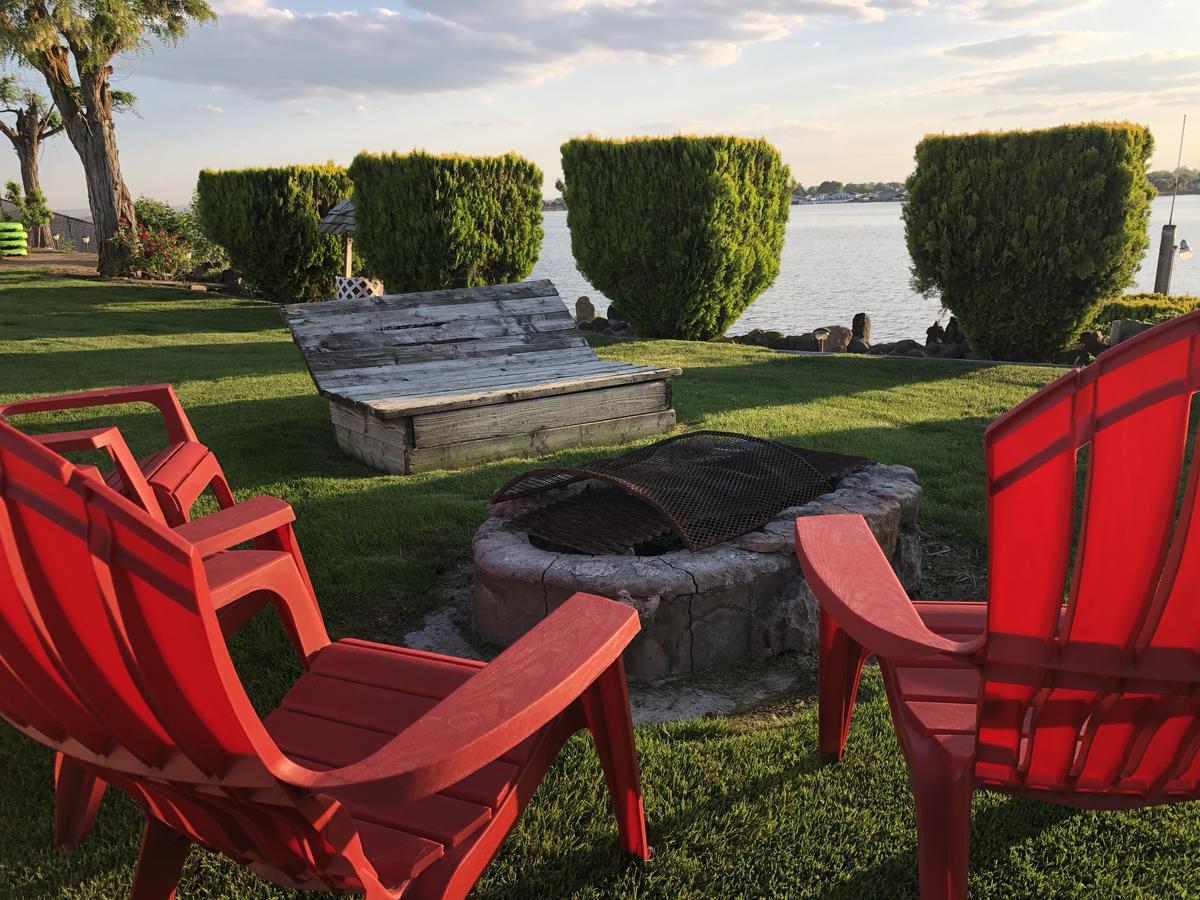 Lakeshore Inn Water Front 모세스레이크 외부 사진