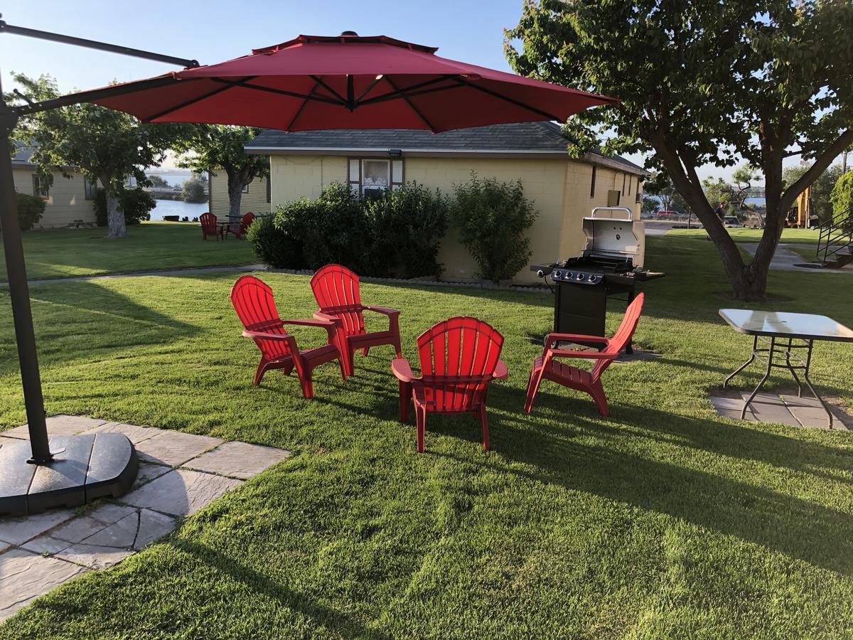 Lakeshore Inn Water Front 모세스레이크 외부 사진